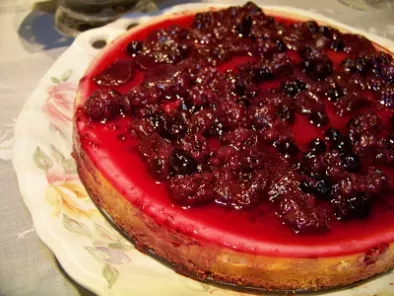 Cheesecake com calda de frutas vermelhas - foto 2