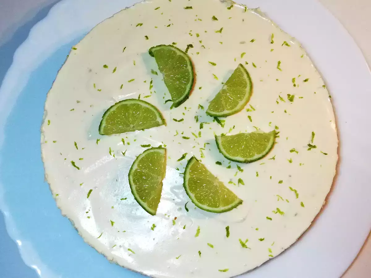 Cheesecake de lima com base de bolachas de cacau