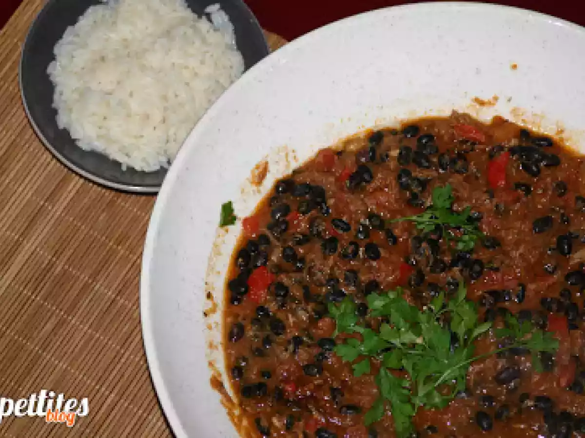 .: Chilli com sobras de carne e pimento vermelho