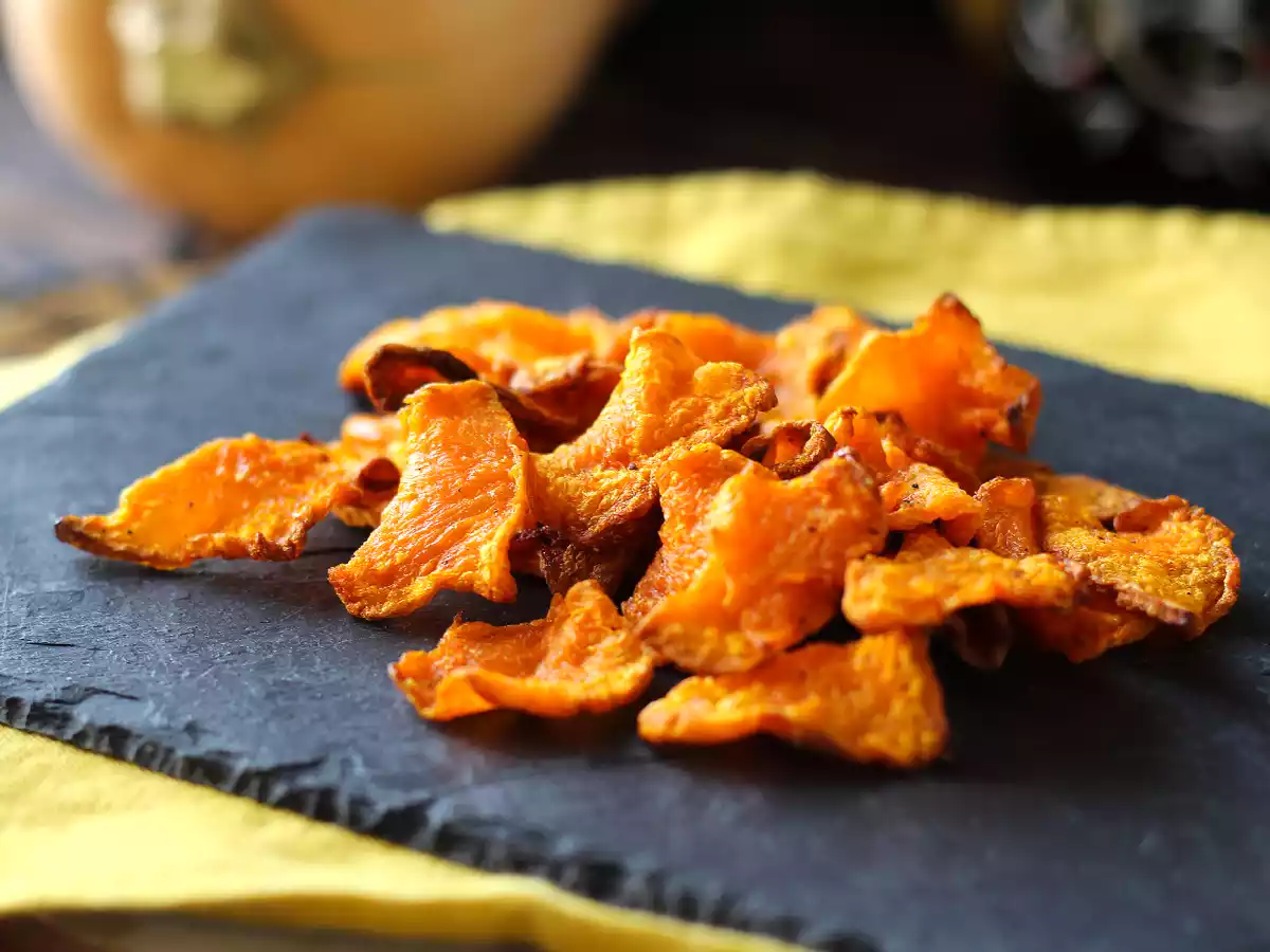 Chips de abóbora na Air Fryer, leves e saborosos