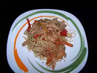 Chop suey da elvira com noodles