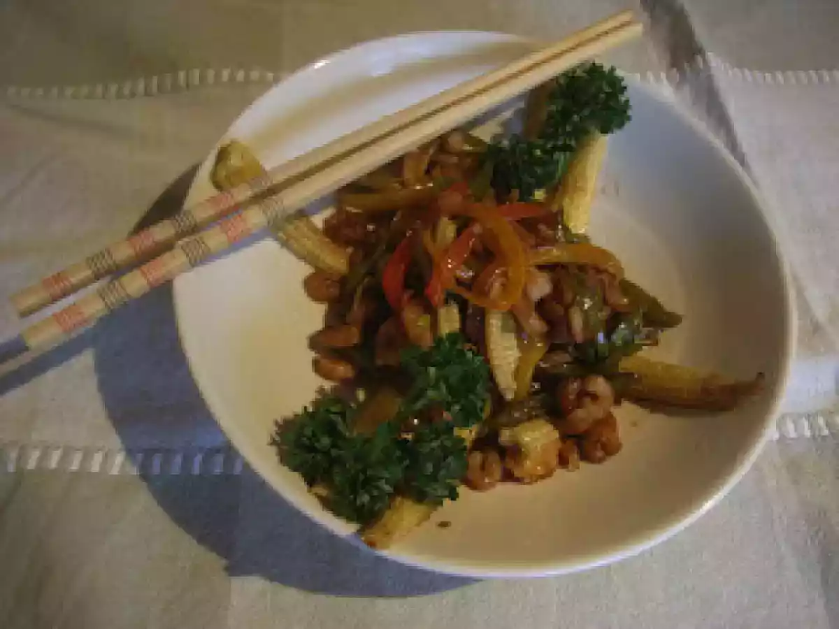 Chop suey de camarão.