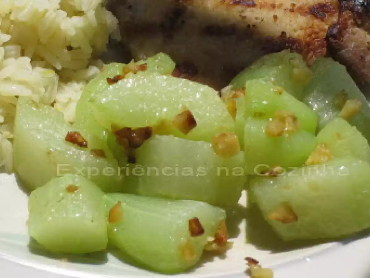 Chuchu Salteado com Alho - foto 3