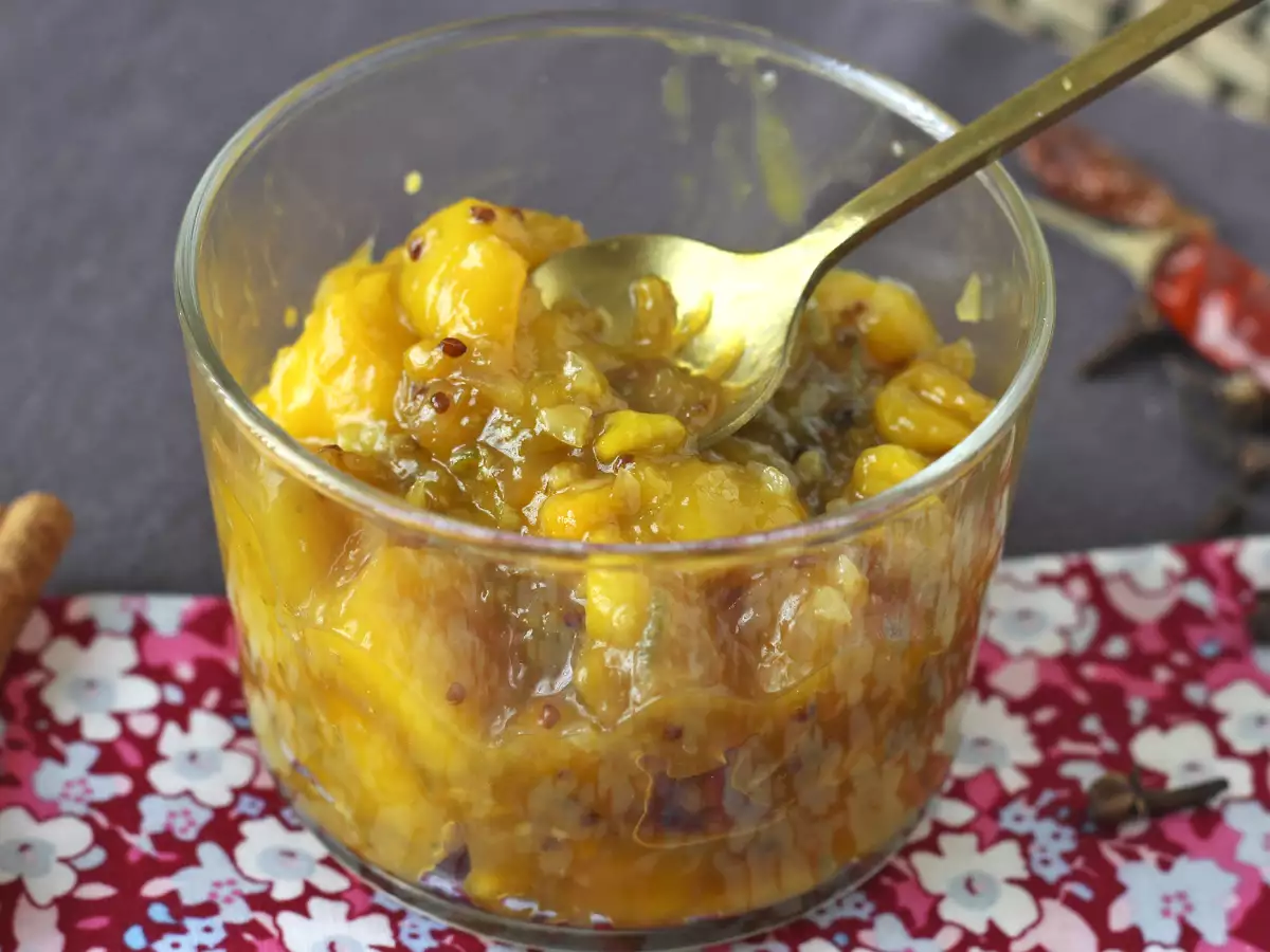 Chutney de manga caseiro: o condimento indiano agridoce que combina com tudo