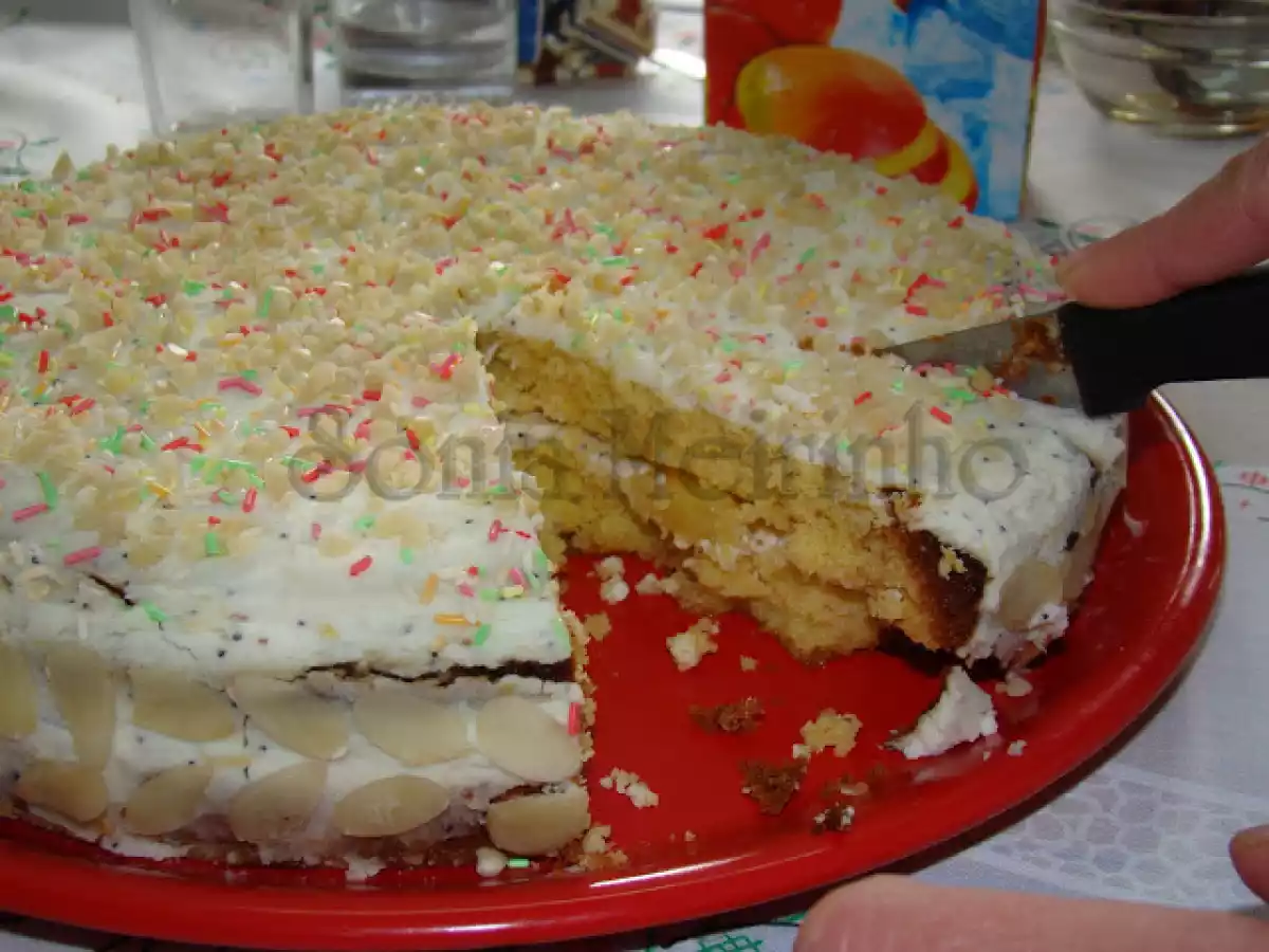 Cobertura de Mascarpone, Limão e Sementes de Papoila ( Bolo de Aniversário ) - foto 4