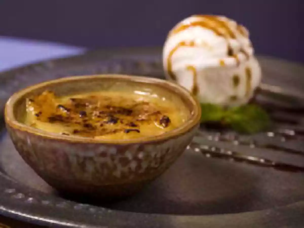 Cocada de forno com sorvete de limão