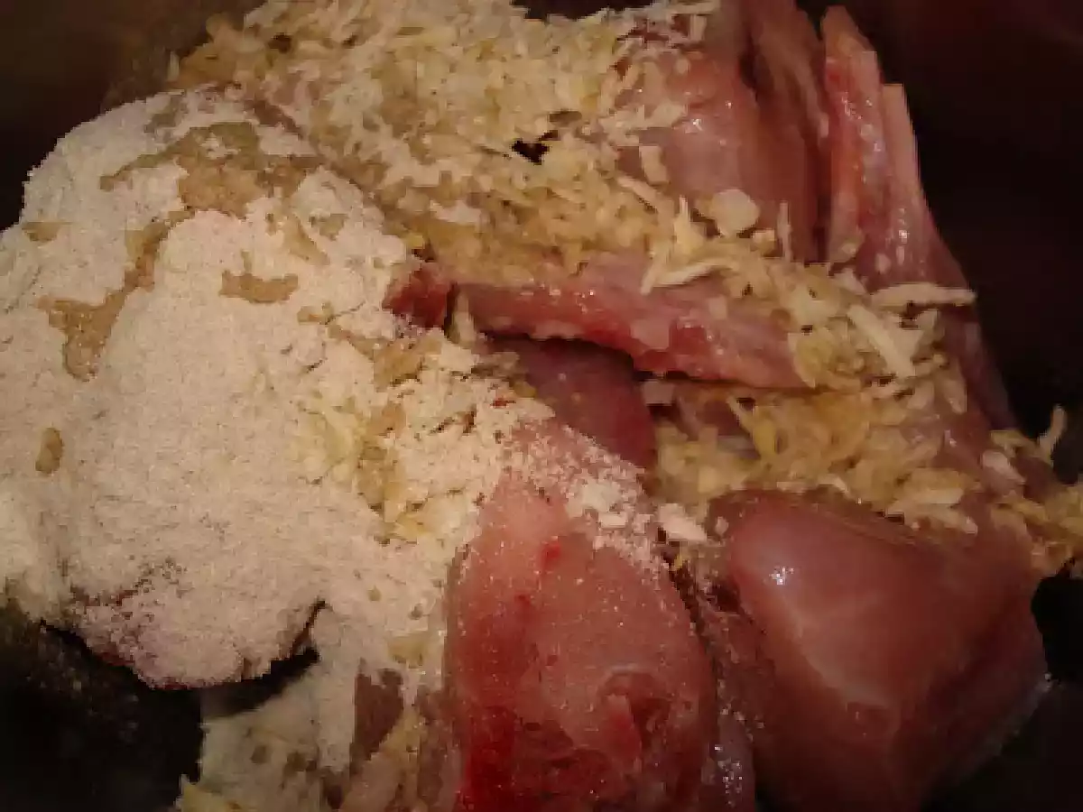 COELHO COM SOPA DE CEBOLA, ACOMPANHADO DE BATATA DUCHAISE E SALTEADO CHINÊS... - foto 3