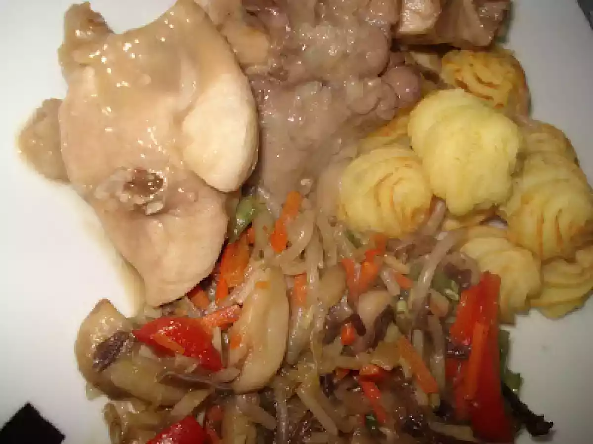 COELHO COM SOPA DE CEBOLA, ACOMPANHADO DE BATATA DUCHAISE E SALTEADO CHINÊS... - foto 6