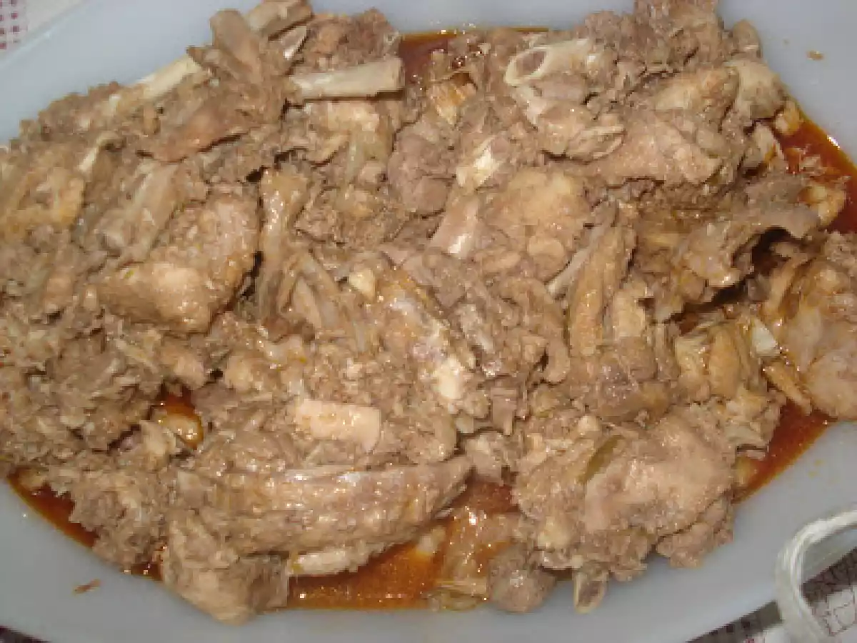 COELHO ESTUFADO COM ALECRIM ACOMPANHADO COM TAGLIATELLE SALTEADO COM COGUMELOS... - foto 2