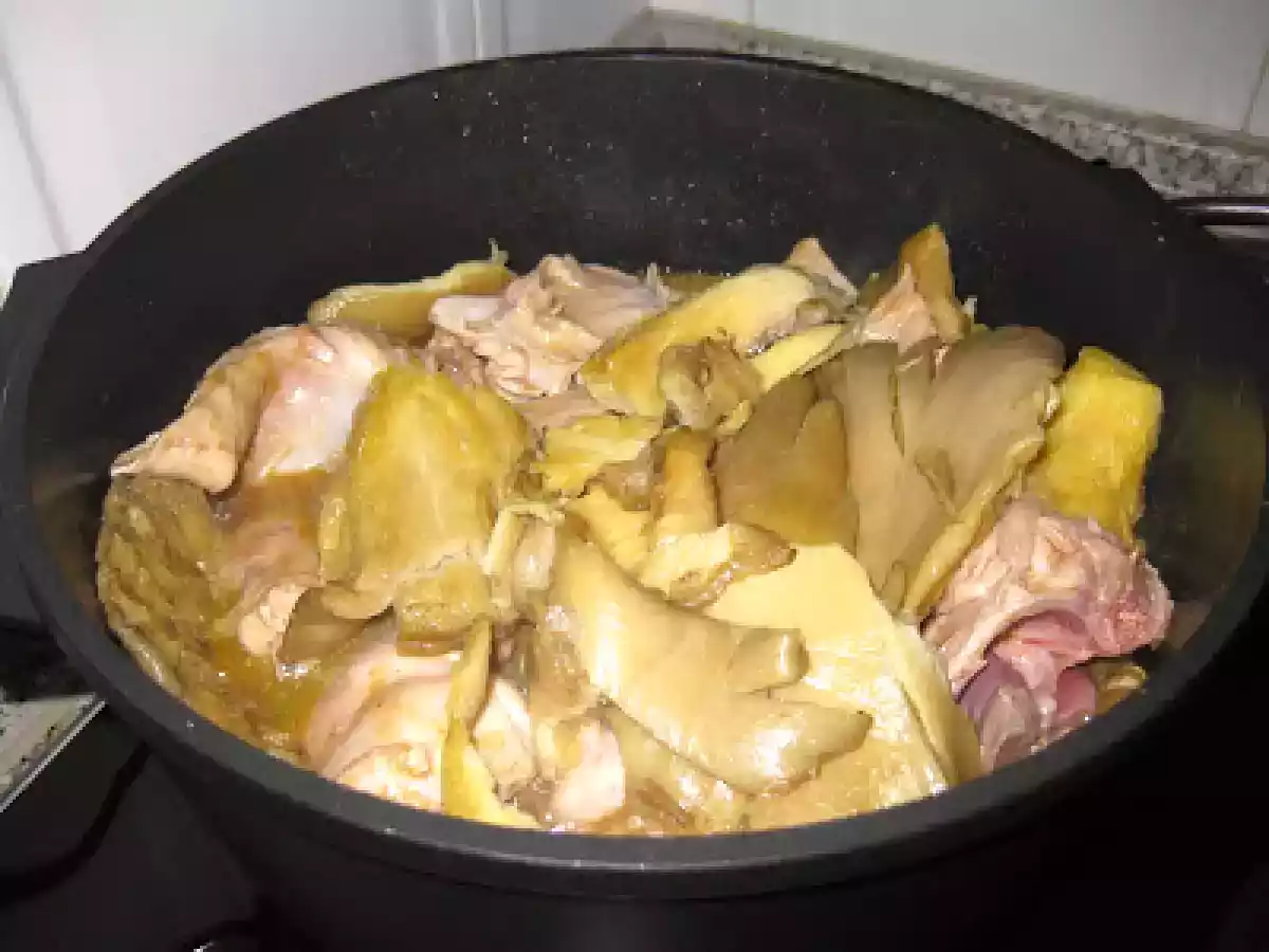 COELHO ESTUFADO COM ORELHAS DE BURRO (Cogumelos) e CASTANHAS - foto 3