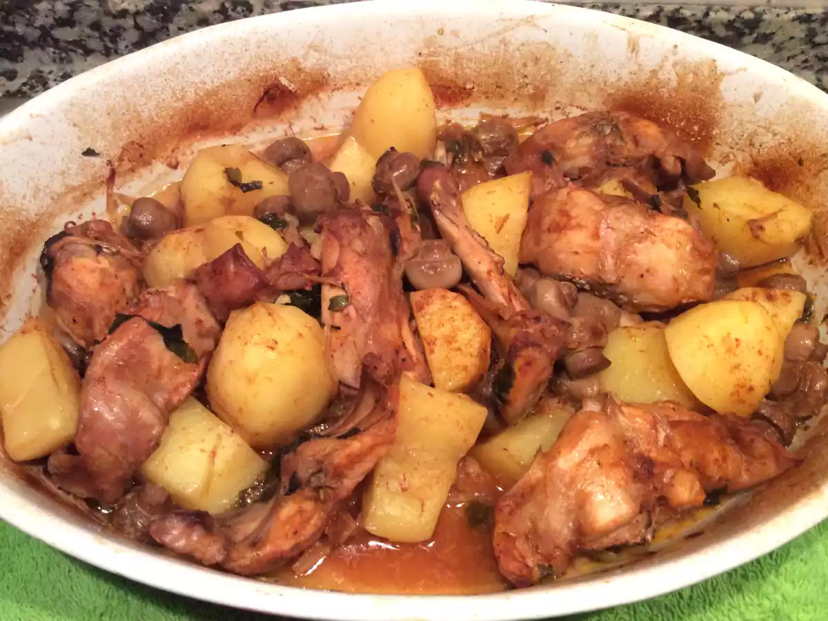 Coelho no forno com cogumelos