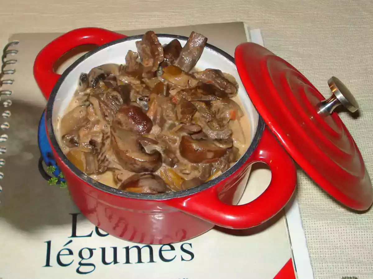 Cogumelos guisados
