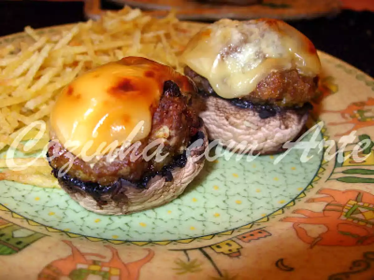 Cogumelos recheados com carne picada