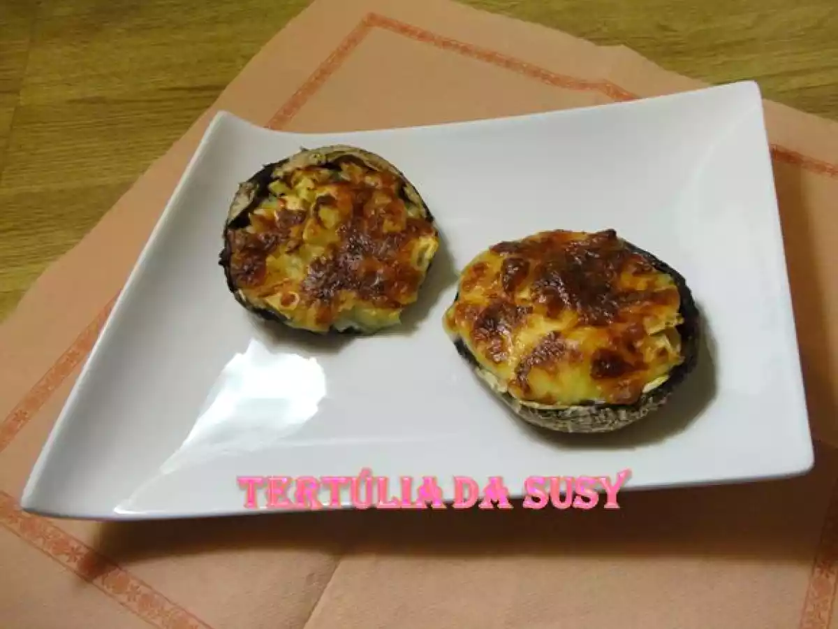 Cogumelos recheados no forno