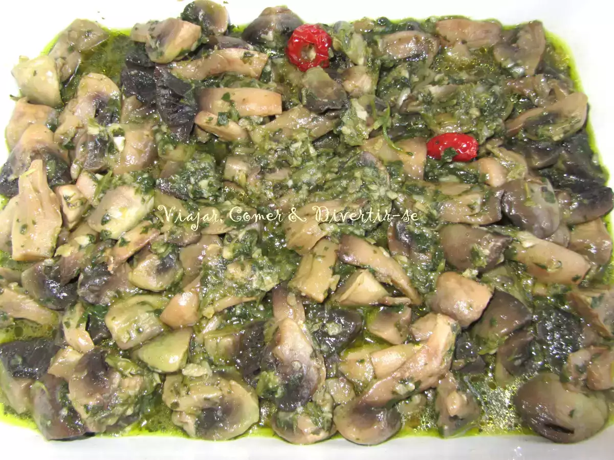 Cogumelos salteados