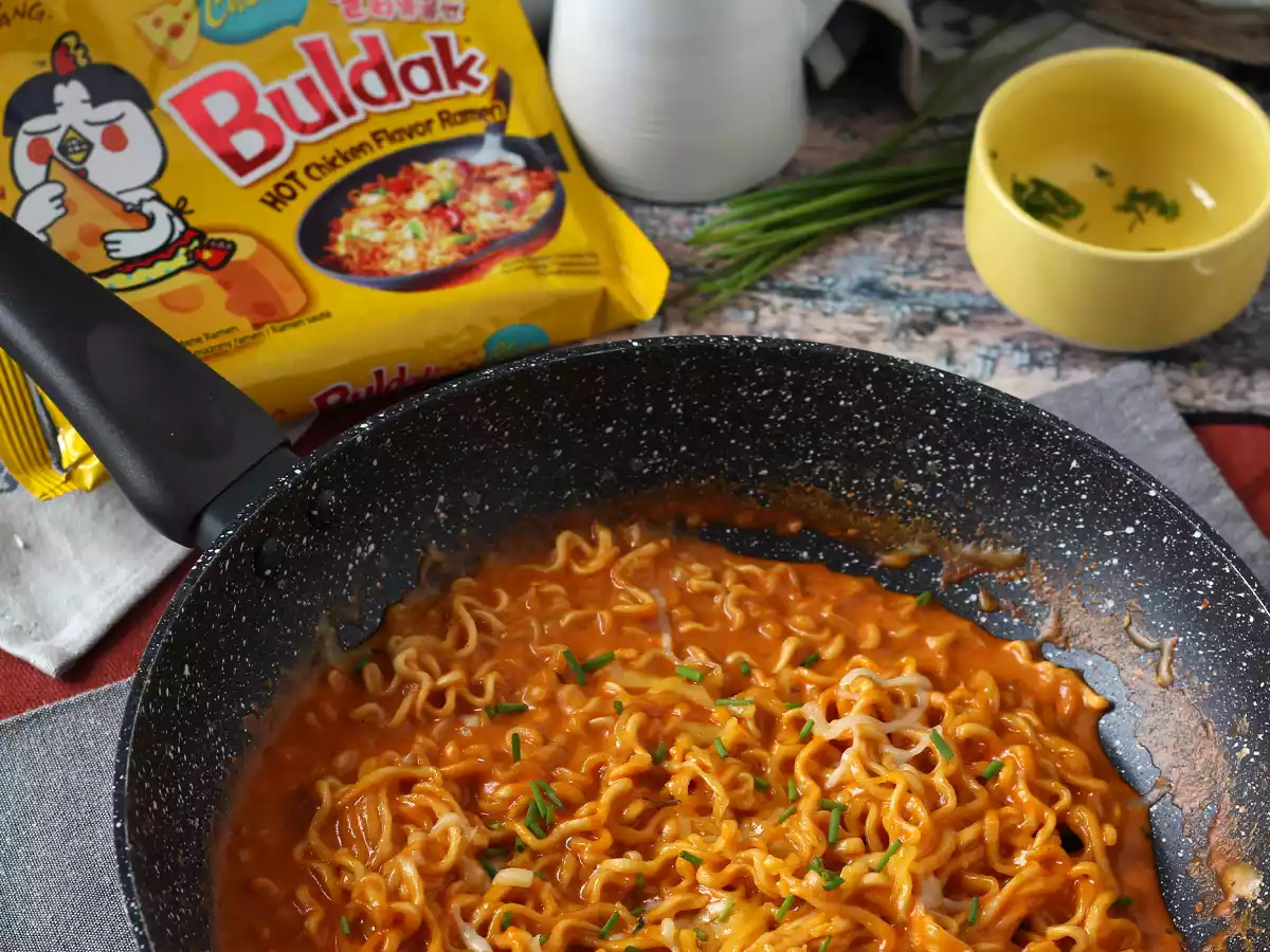 Como cozinhar o Lamen coreano super picante Buldak sabor Cheese? - foto 7