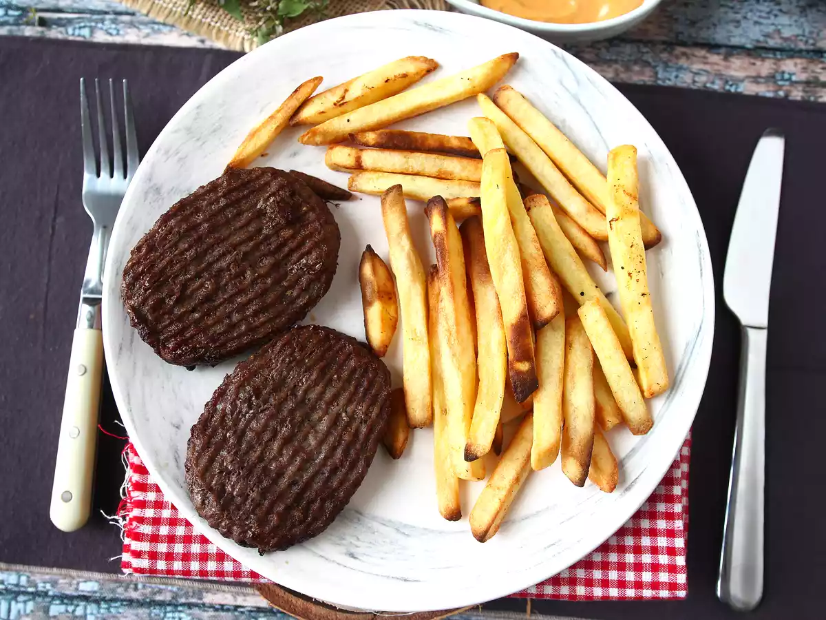 Como fazer a carne do hambúrguer na Air Fryer? - foto 4
