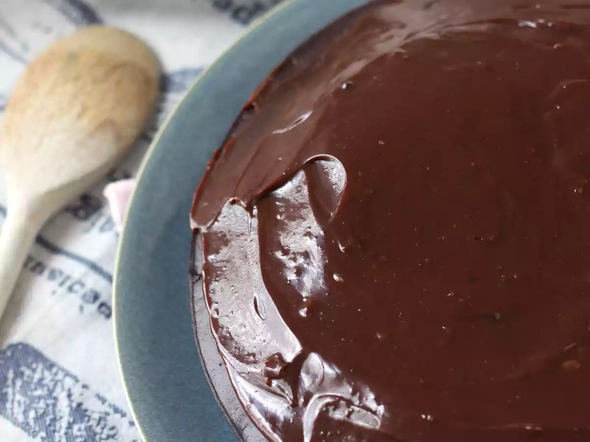 Como fazer cobertura de brigadeiro para bolos? - foto 3