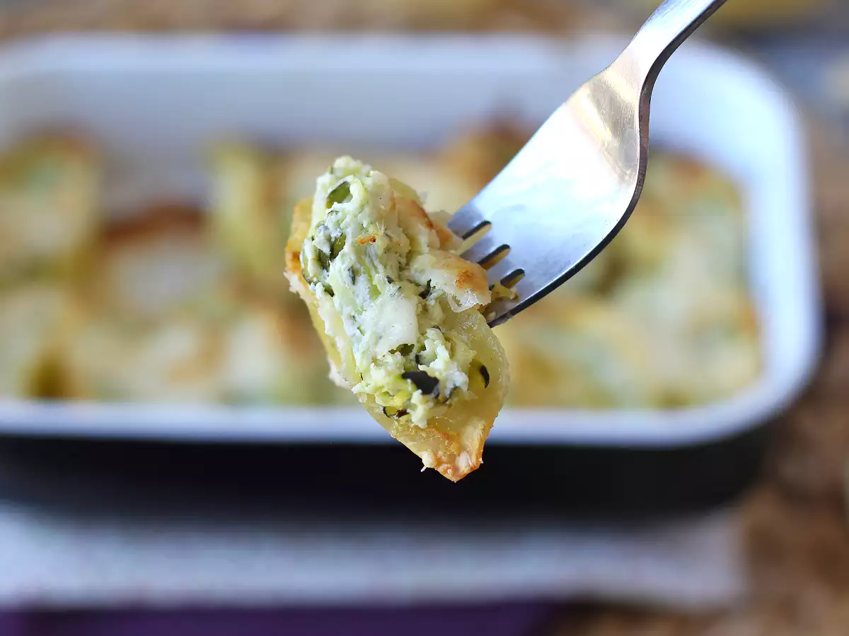 Conchiglioni recheado com ricota, curgete (abobrinha) e limão: cremoso e gratinado - foto 7