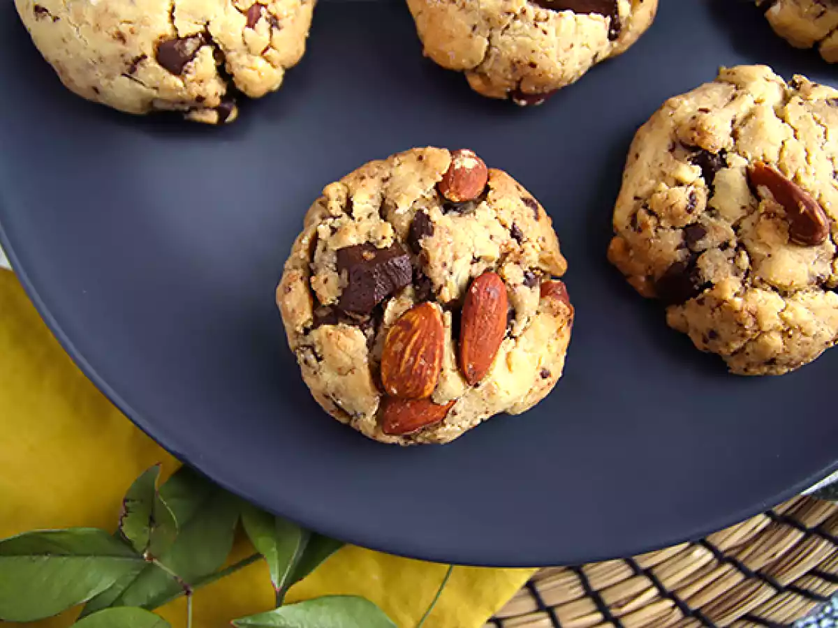 Cookies de chocolate com amendoim e amêndoas - foto 3
