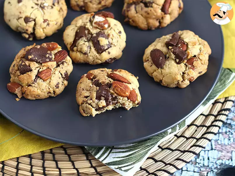 Cookies de chocolate com amendoim e amêndoas - foto 4