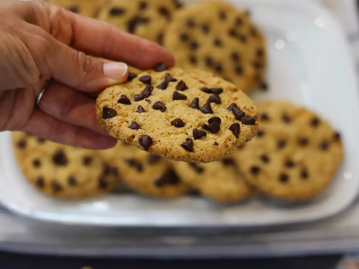 Cookies veganos de amêndoa e pepitas de chocolate: fáceis e irresistíveis - foto 3