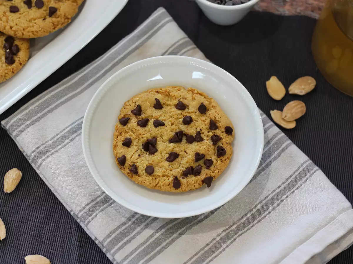 Cookies veganos de amêndoa e pepitas de chocolate: fáceis e irresistíveis - foto 4