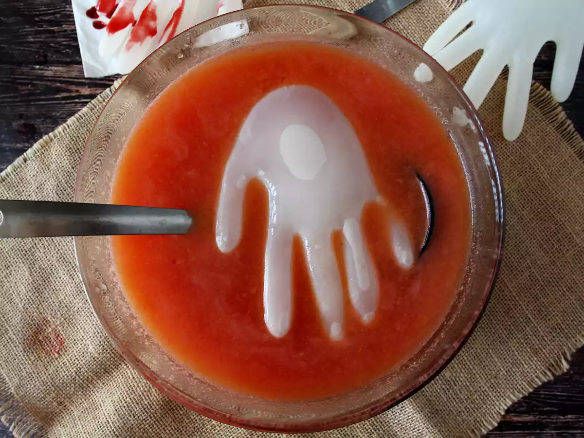 Coquetel Halloween com mão de gelo - foto 3