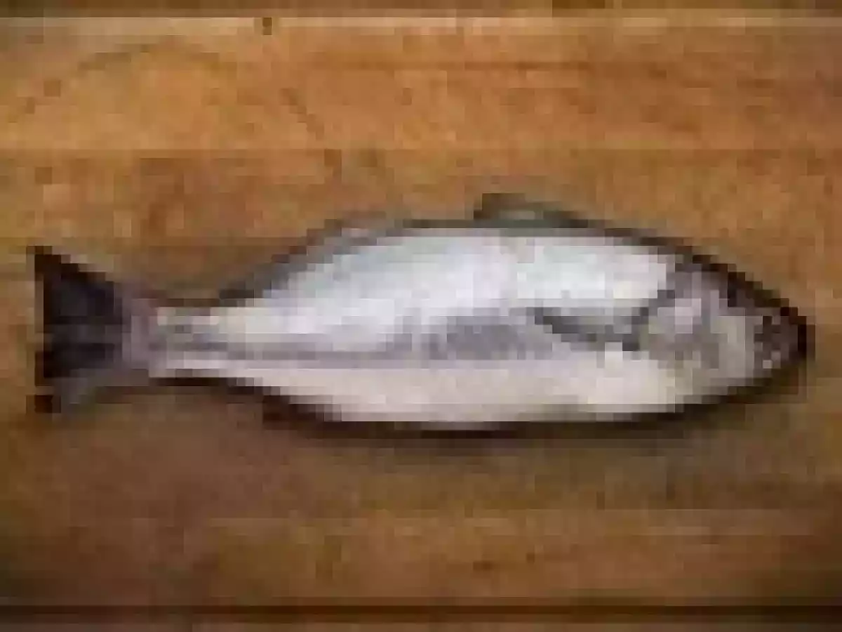 Corvina no tacho com ervilhas e cenoura