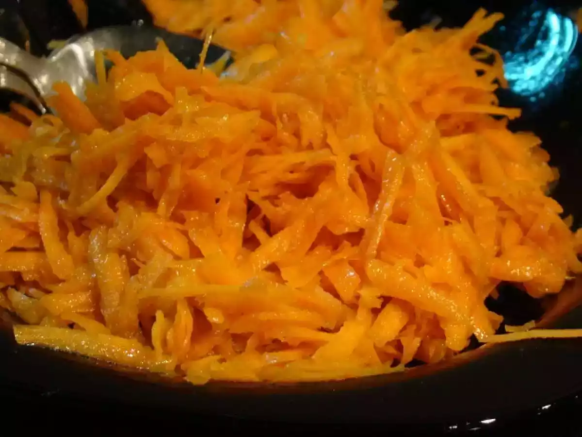 Costeleta com Cogumelos, Batatas Noisettes no Forno e Salada de Cenoura - foto 5