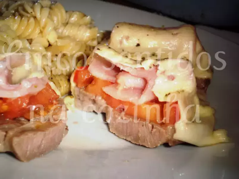 Costeletas com tomate, bacon e queijo - foto 4