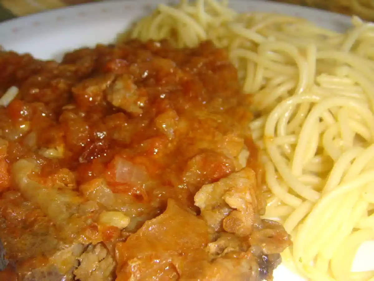 Costeletas de Porco em Cebolada com Esparguette Salteada - foto 3