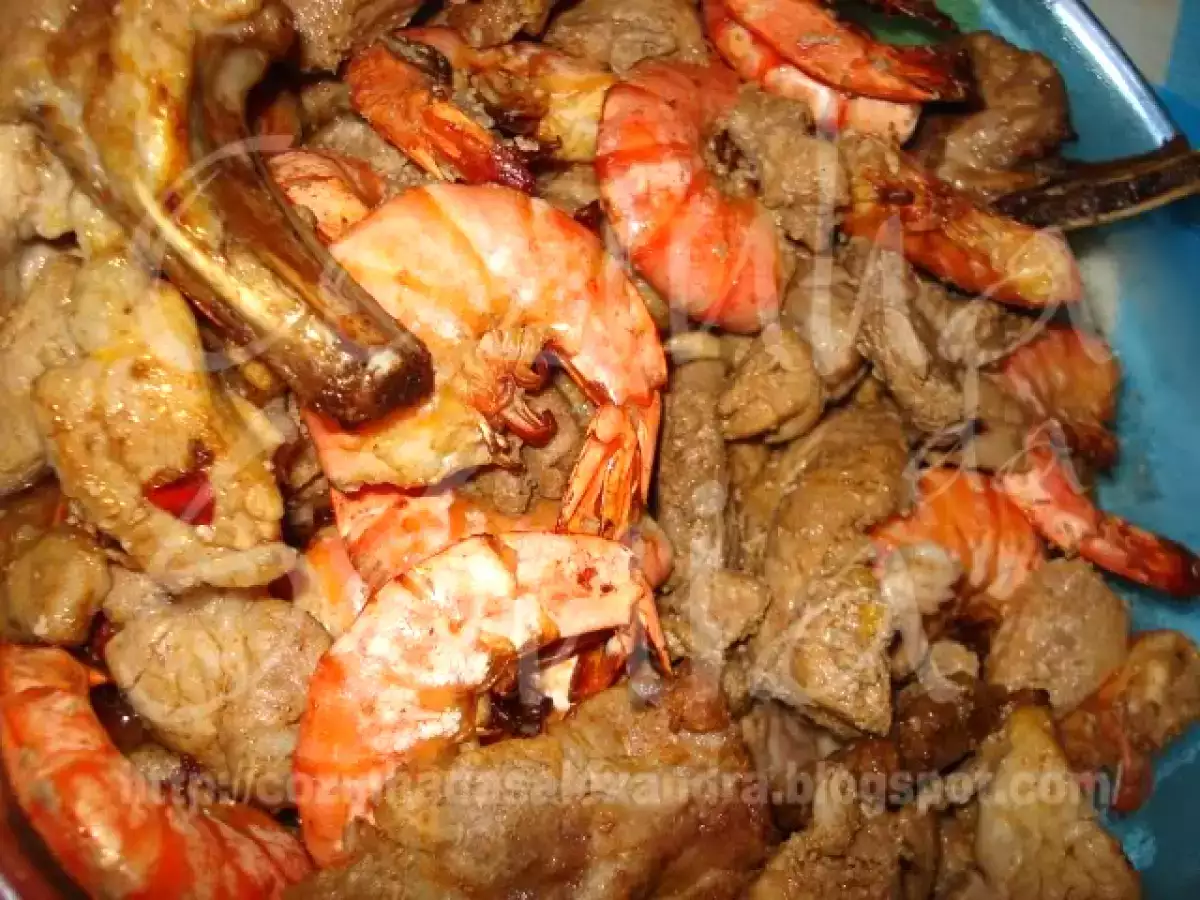 COSTELETAS DE PORCO FRITAS COM GAMBAS EM MOLHO DE SUMO DE LARANJA - foto 9