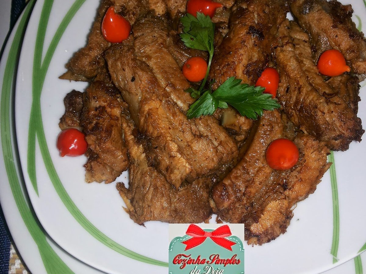 Costelinha de porco na cachaça