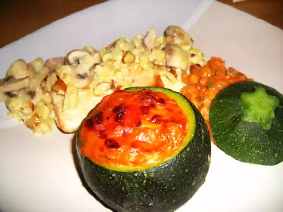 Courgette em Bola Recheado com Salmão e molho de Cogumelos e Gengibre - foto 2