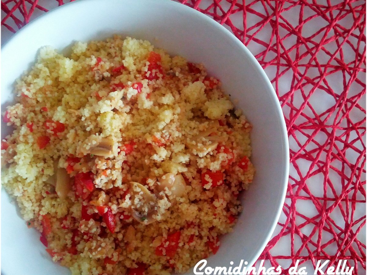 Couscous de cogumelos e pimentos