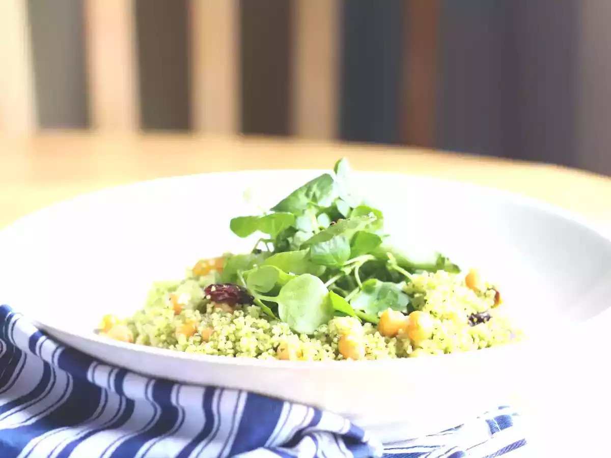 Couscous verde de agriao com pistache