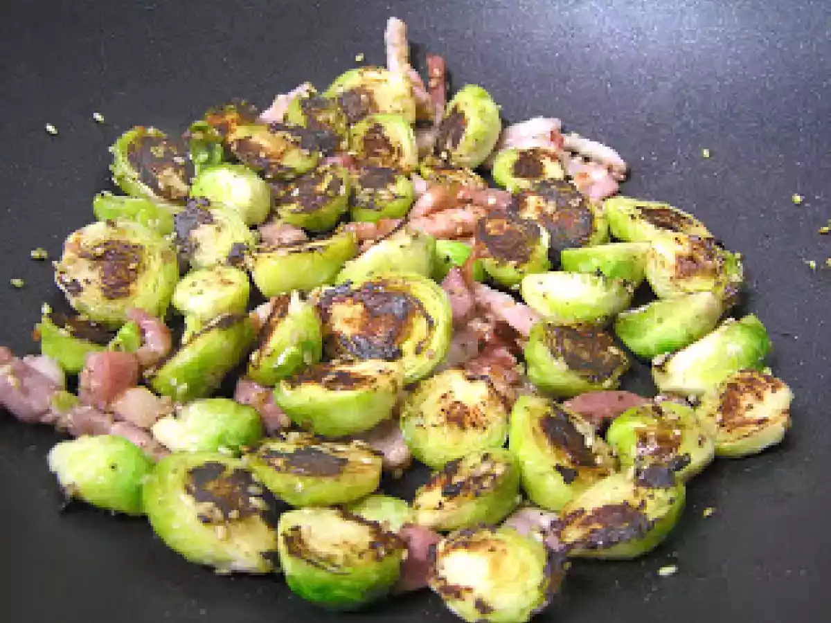 Couve de Bruxelas com Bacon e Sementes de Sésamo