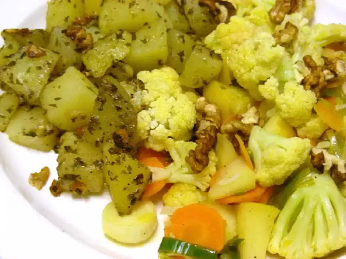Couve-Flor com Cenoura, Alho Francês, Maçã, Nozes e Sumo de Laranja
