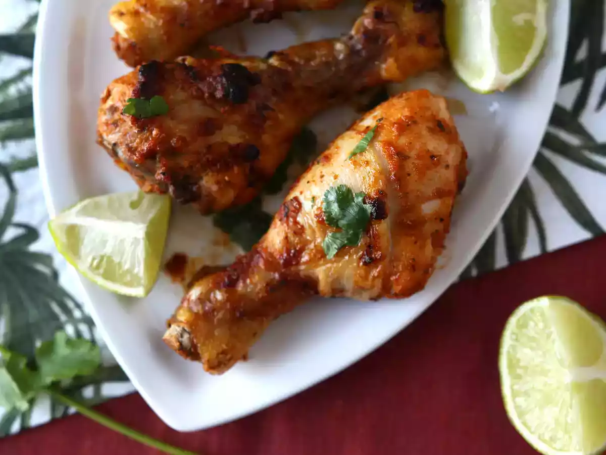Coxa de frango marinada com molho mexicano - foto 2