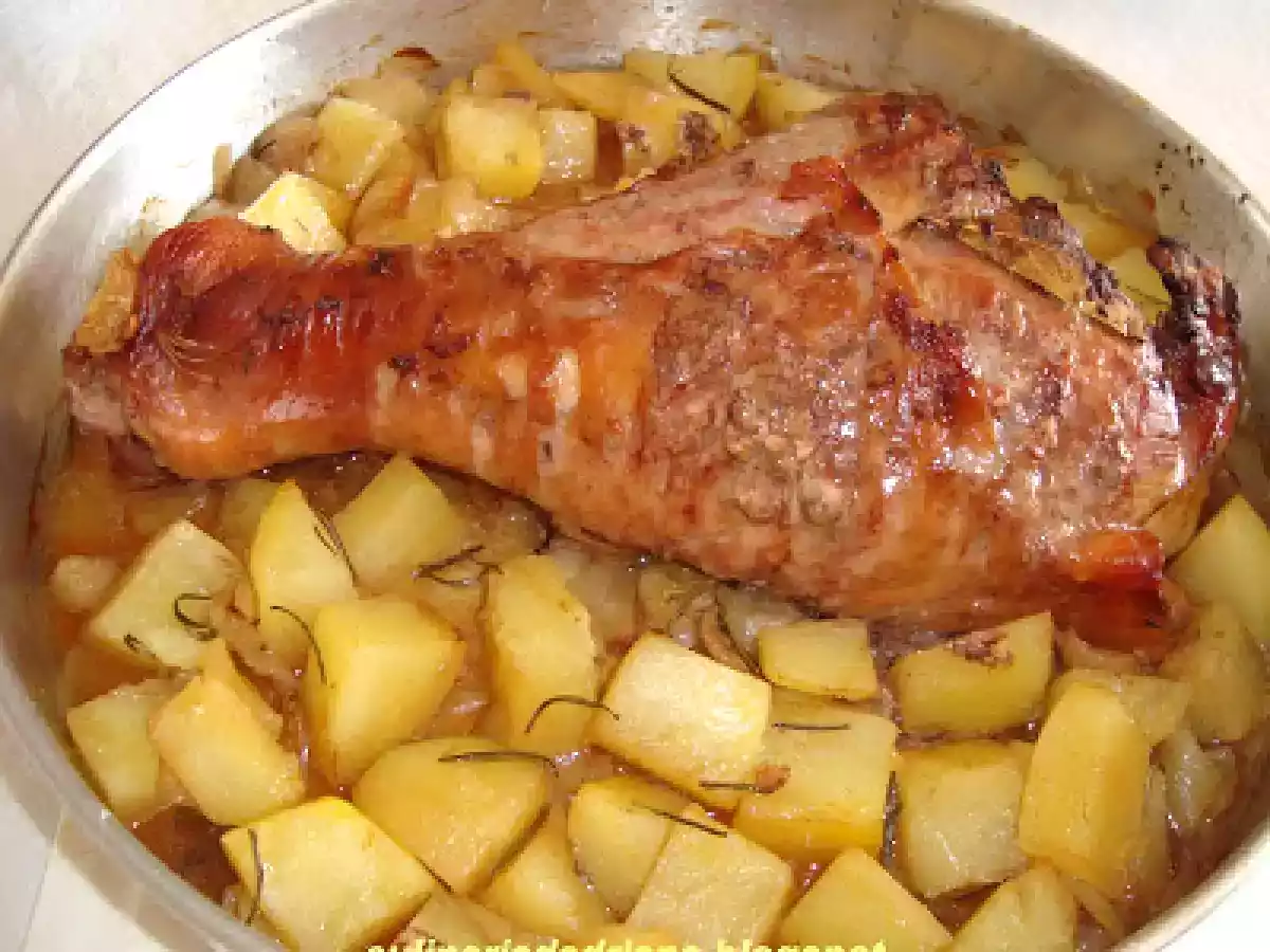 Coxa de Peru com batatas e cebolas - foto 2