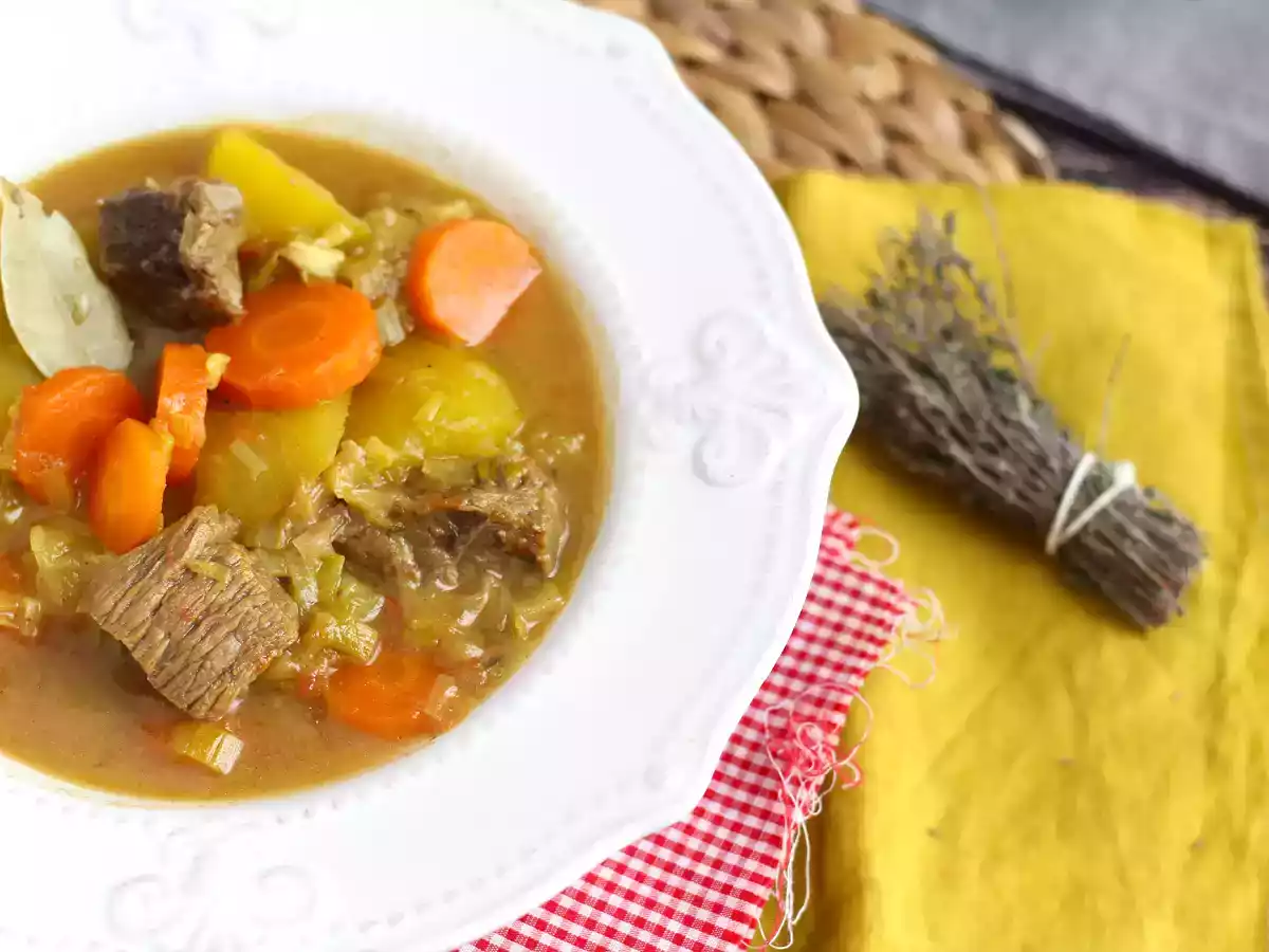 Cozido de carne com batata na pressão - foto 2