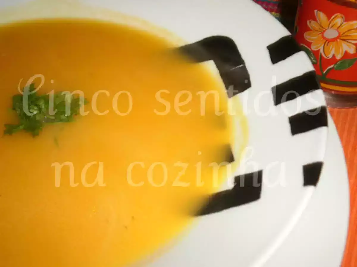 Creme aveludado de abóbora perfumado com coentros - foto 3