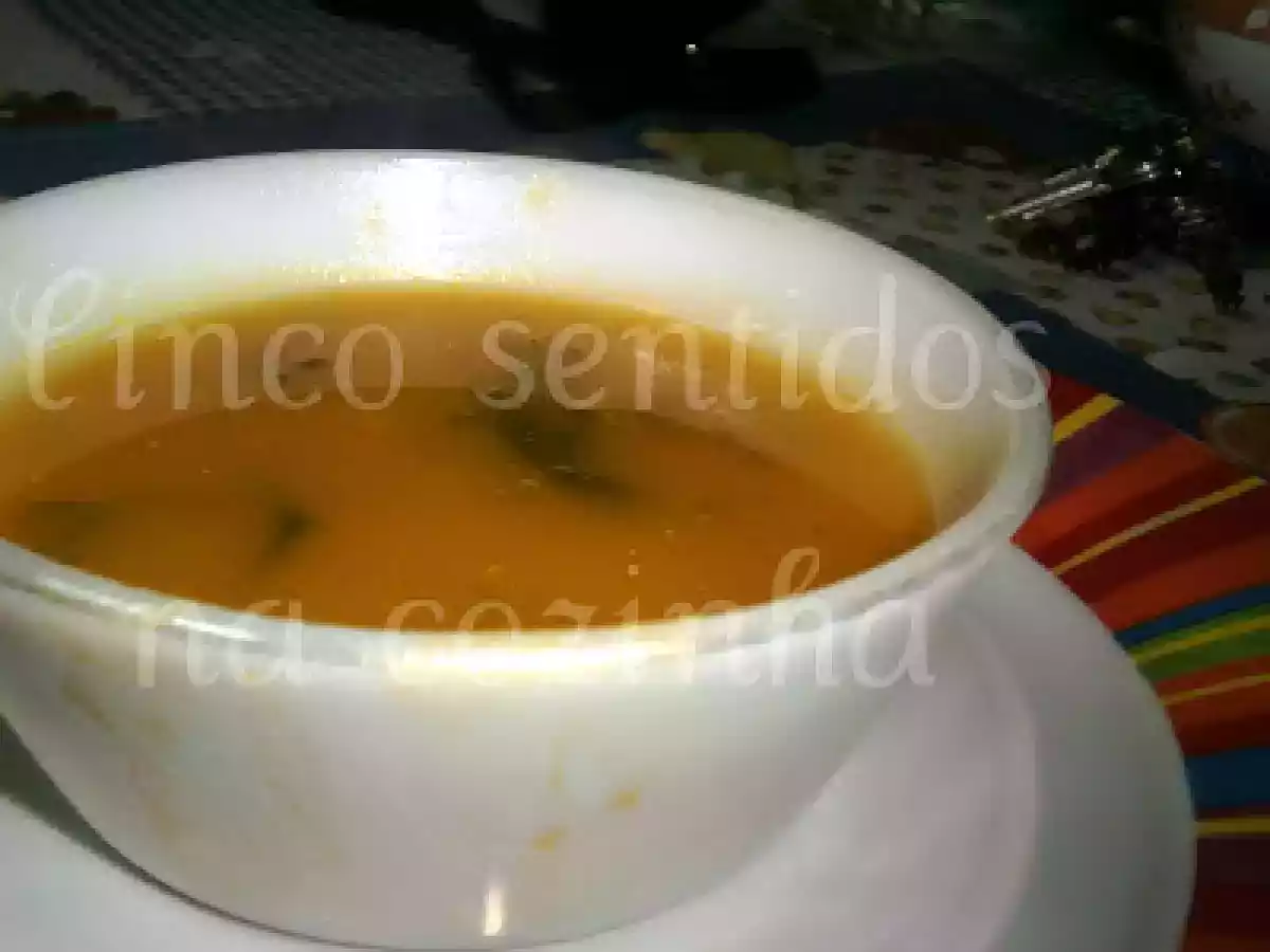 Creme de abóbora e cenoura com juliana de alface - foto 3