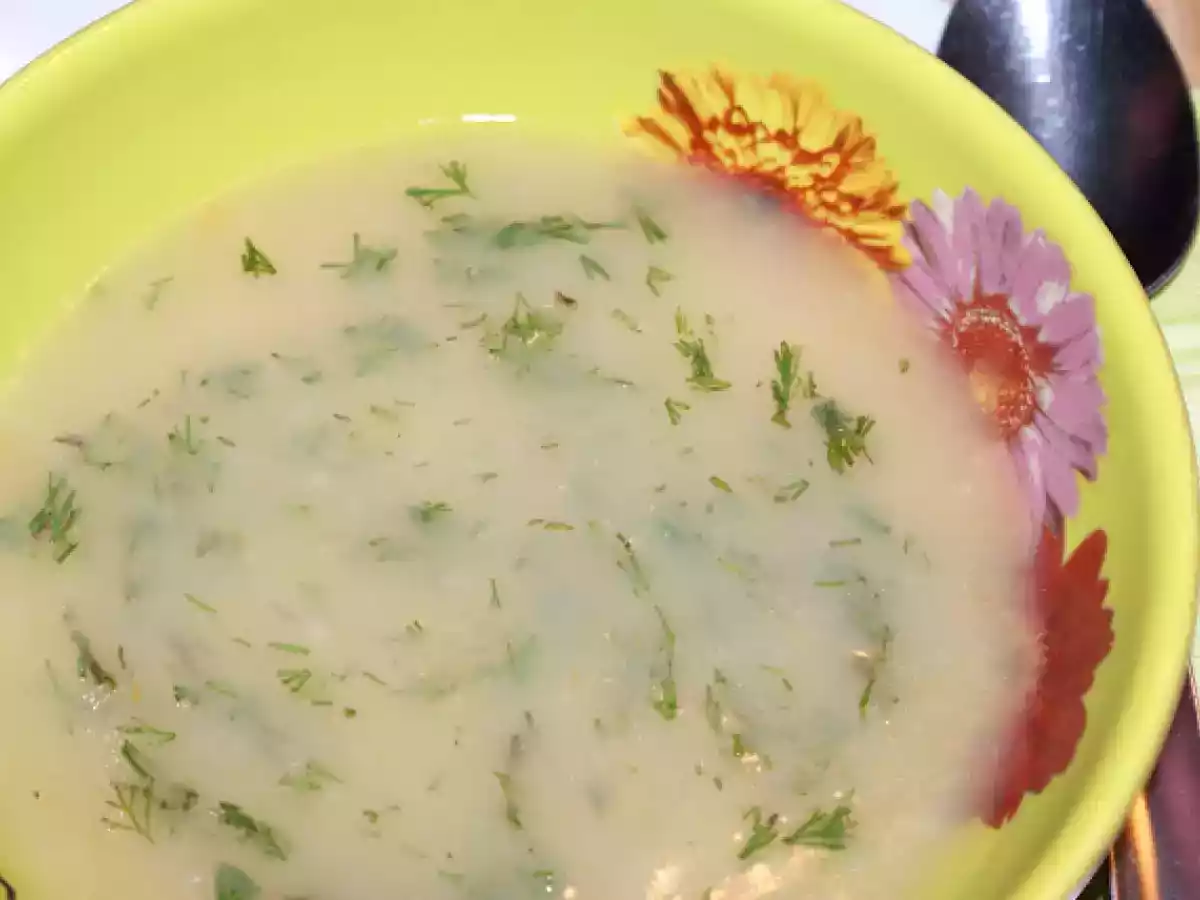 Creme de alho francês com coentros