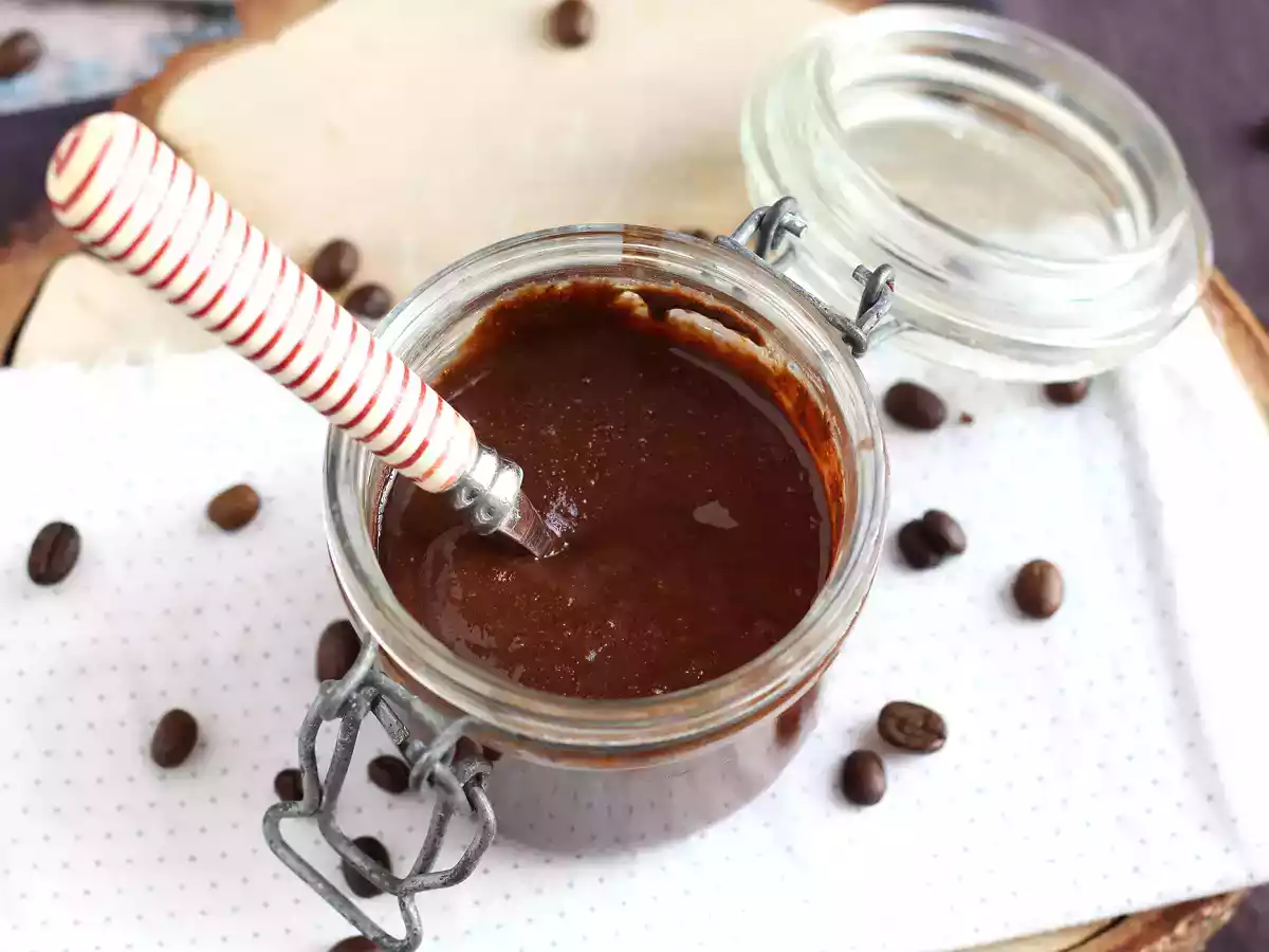 Creme de barrar sabor café, chocolate e avelãs