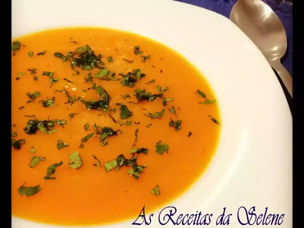 Creme de Cenoura com Coentros