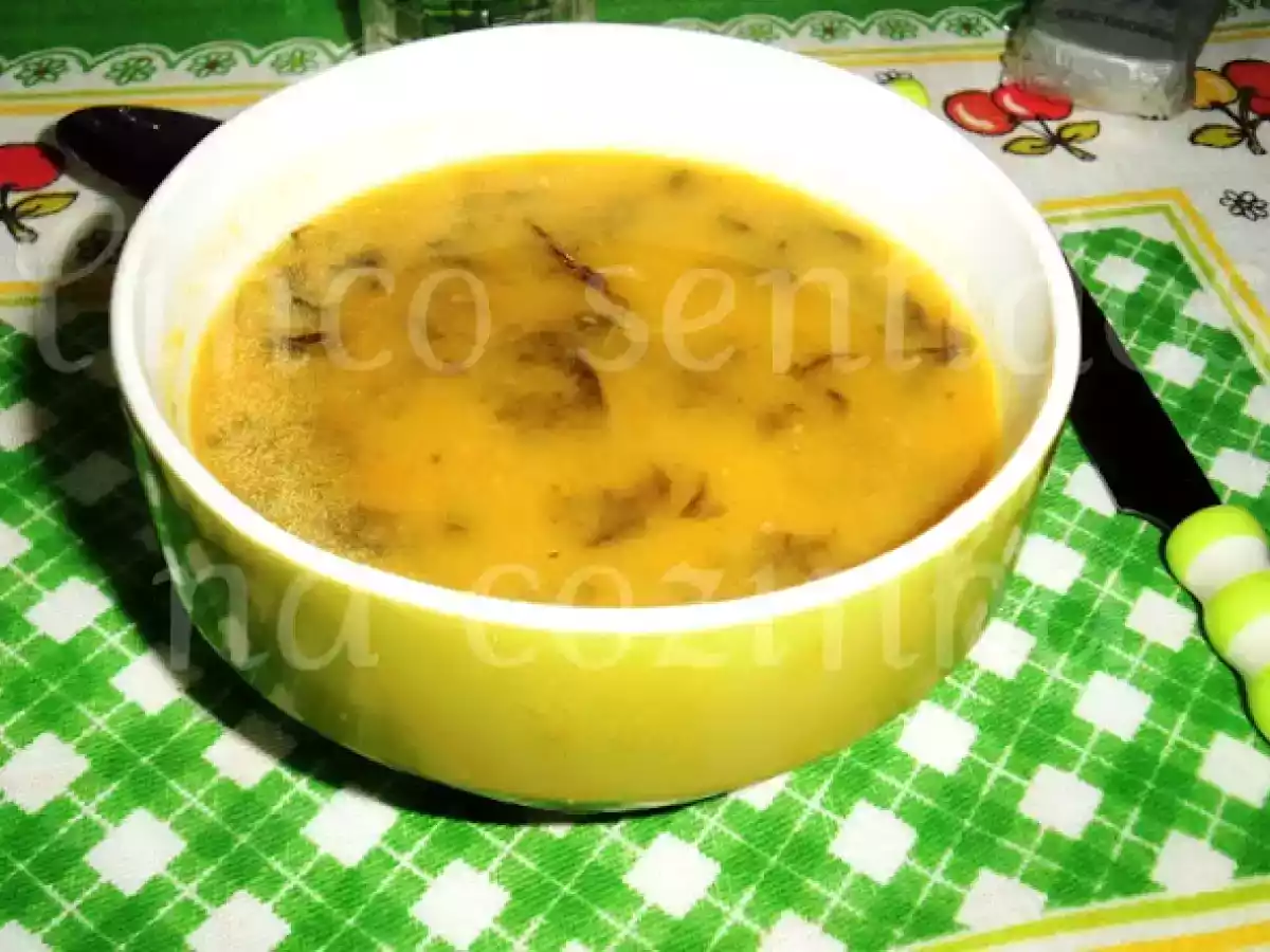 Creme de cenoura com espinafres e feijão manteiga