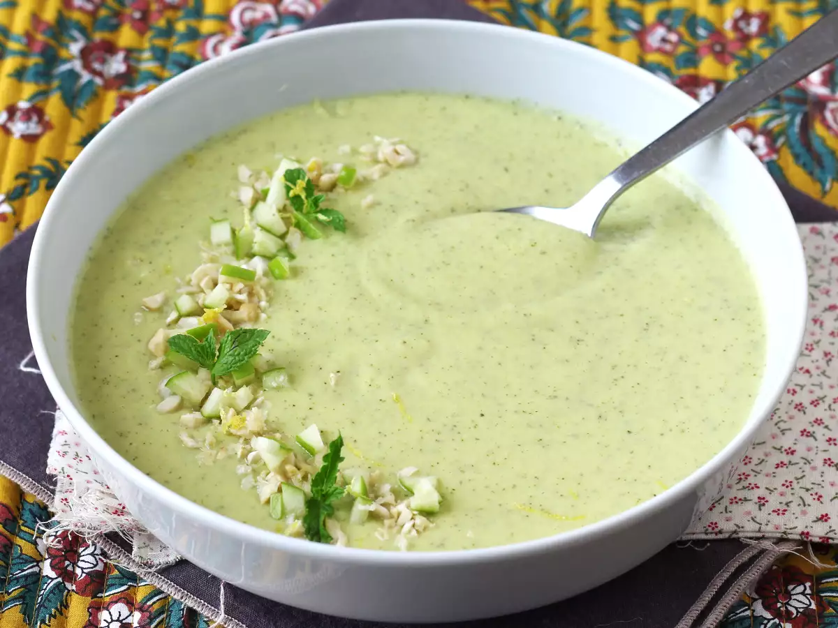 Creme de curgete (abobrinha) com maçã verde e iogurte pronta em 30 minutos - foto 4
