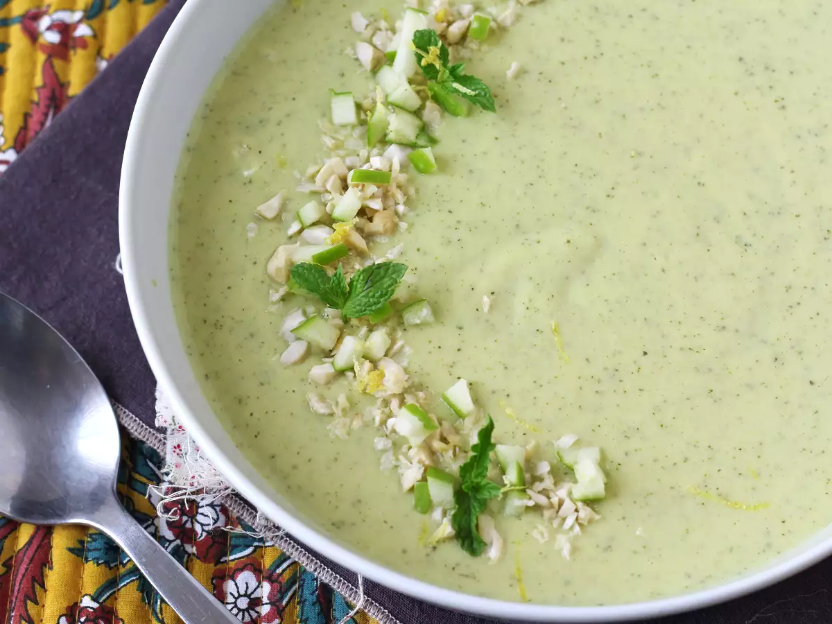 Creme de curgete (abobrinha) com maçã verde e iogurte pronto em 30 minutos - foto 3